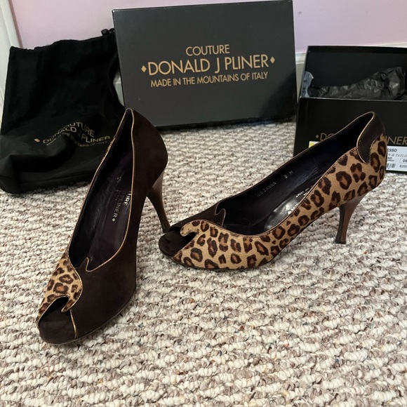 DONALD PLINER COUTURE Animal Print and Suede Peep Toe Heels - Picture 5 of 13
